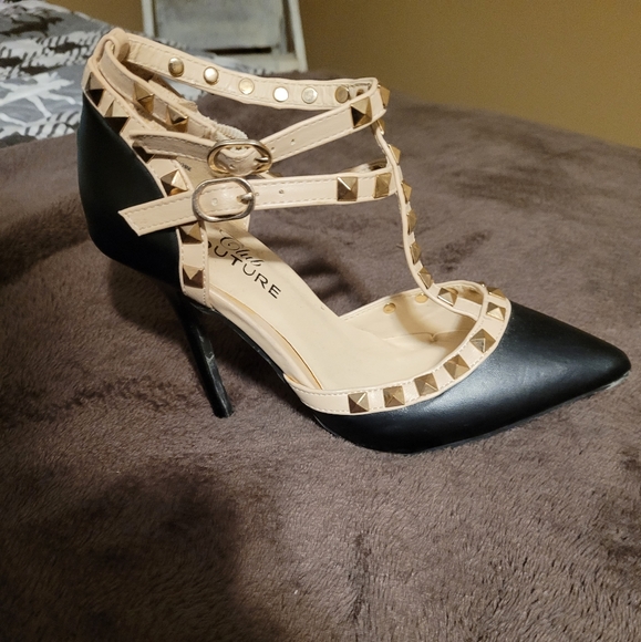 Dazzling heels - Picture 7 of 11